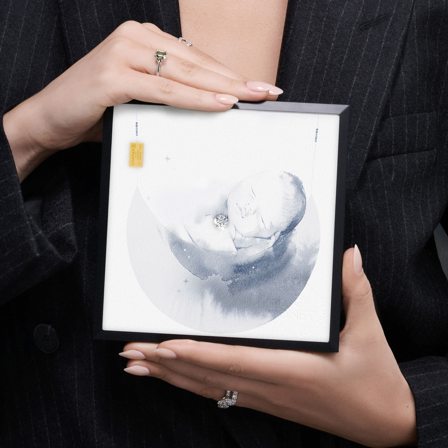 THE PRESENT "Babymoon" im Aluminium Rahmen silberweiß